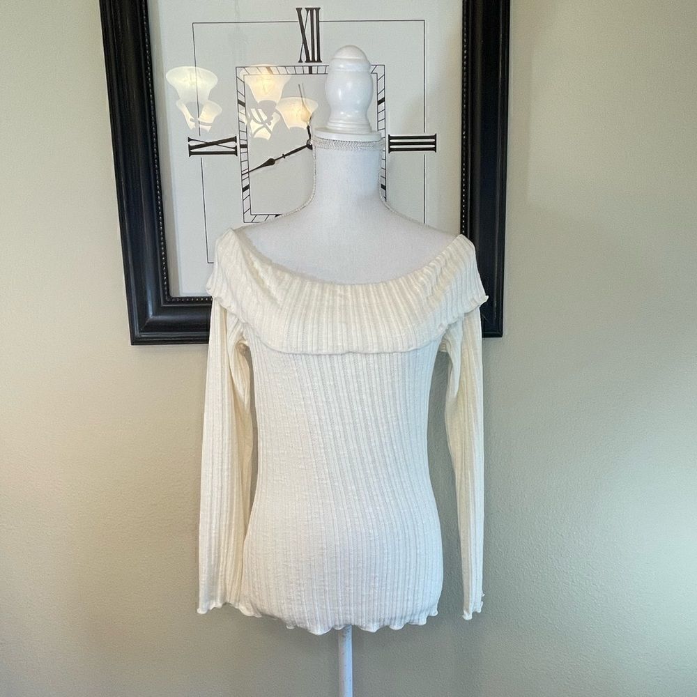 Chelsea & Violet Off The Shoulder Lettuce Trim Long Sleeve Top